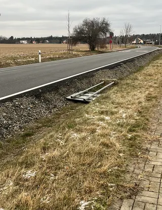 Proběhla oprava spadlých značek