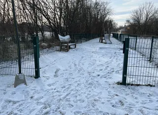 Opravené oplocení dětského hřiště