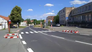 29.6.2023 byl vytvořen přechod na Cholupickém náměstí