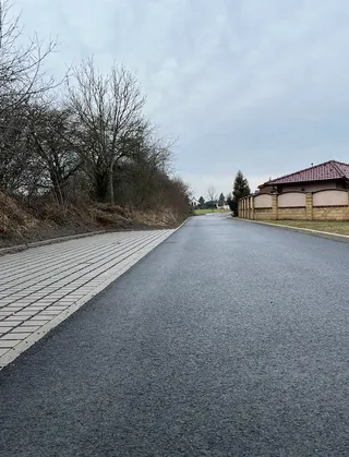 Oprava výtluků v ulici Ke kálku – Po